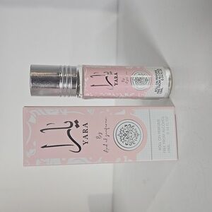 NWT Yara Roll On Oil- Light Pink Viral Scent